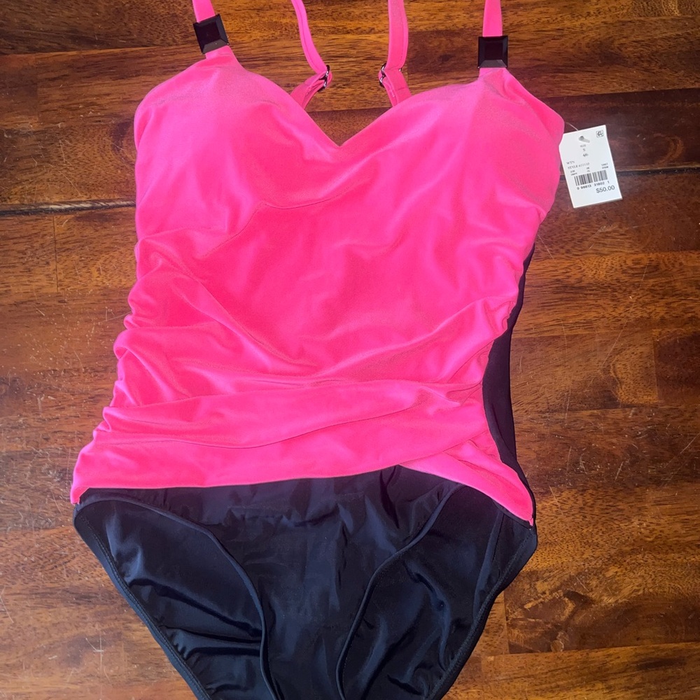 NWT Womens Vibrant Pink and Black yummy control Swimsuit Sz small 4/6